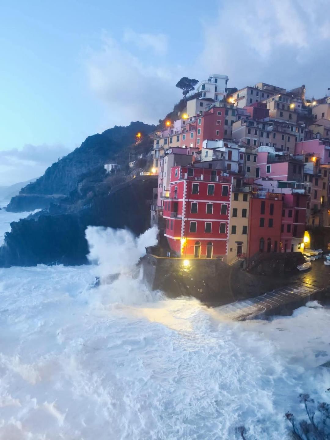 L'Incanto Divino Di Fronte Solo L'Orizzonte! ริโอมัจโจเร ห้อง รูปภาพ